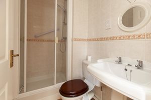 Ensuite- click for photo gallery